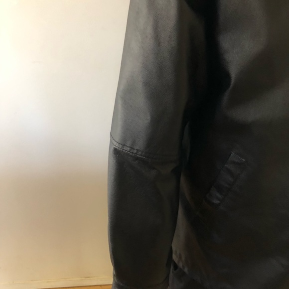 Leather jacket. In excellent condition. Never worn! - Picture 2 of 4